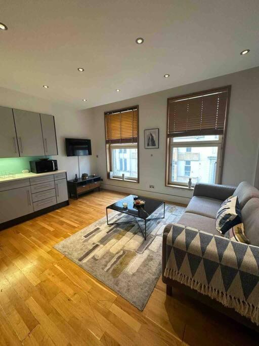 1 Bedroom In St James Piccadilly Hy10 Londres Extérieur photo